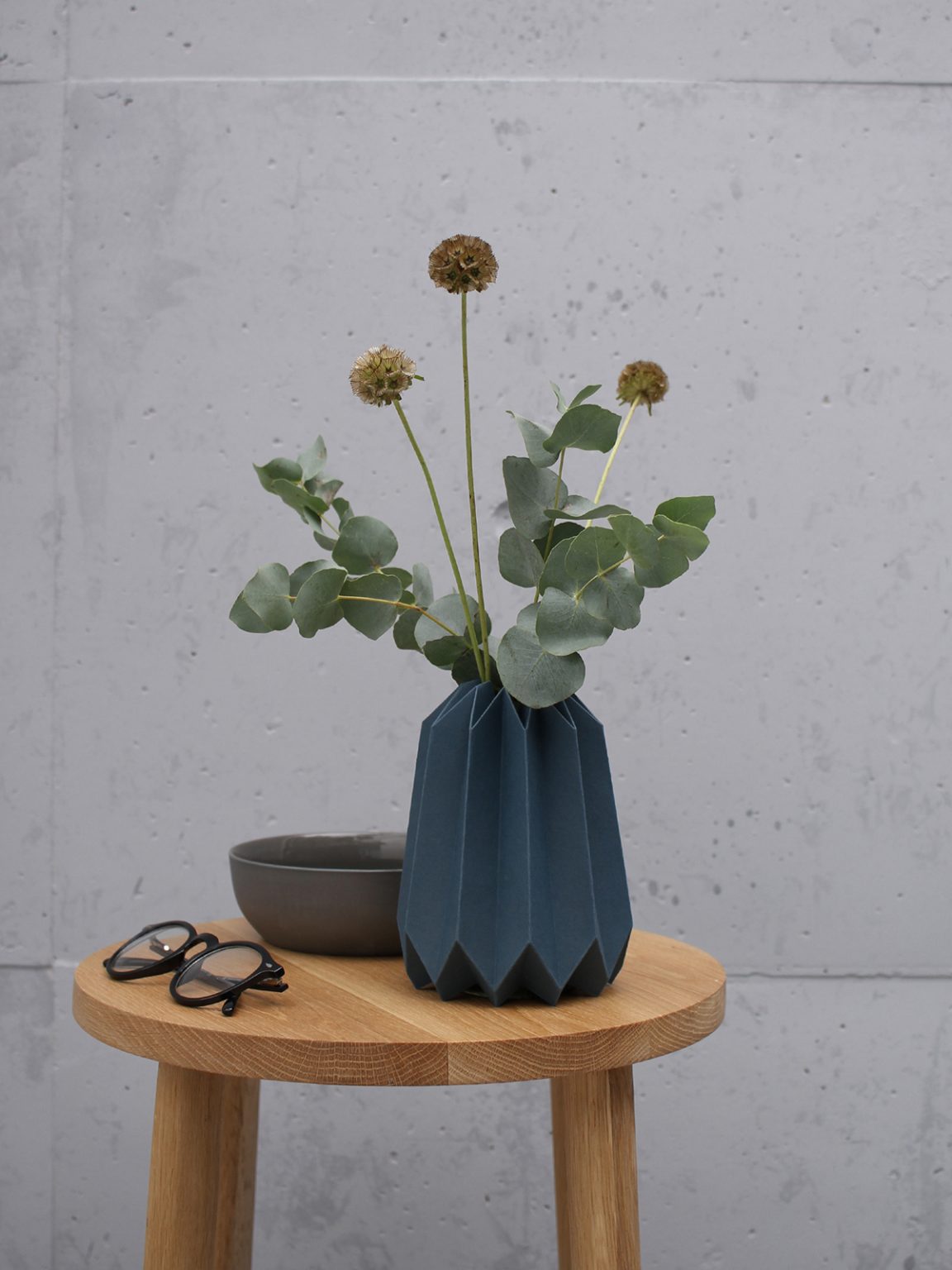 Nazuki_klein_blaugrau_3-4_ohne-Logo